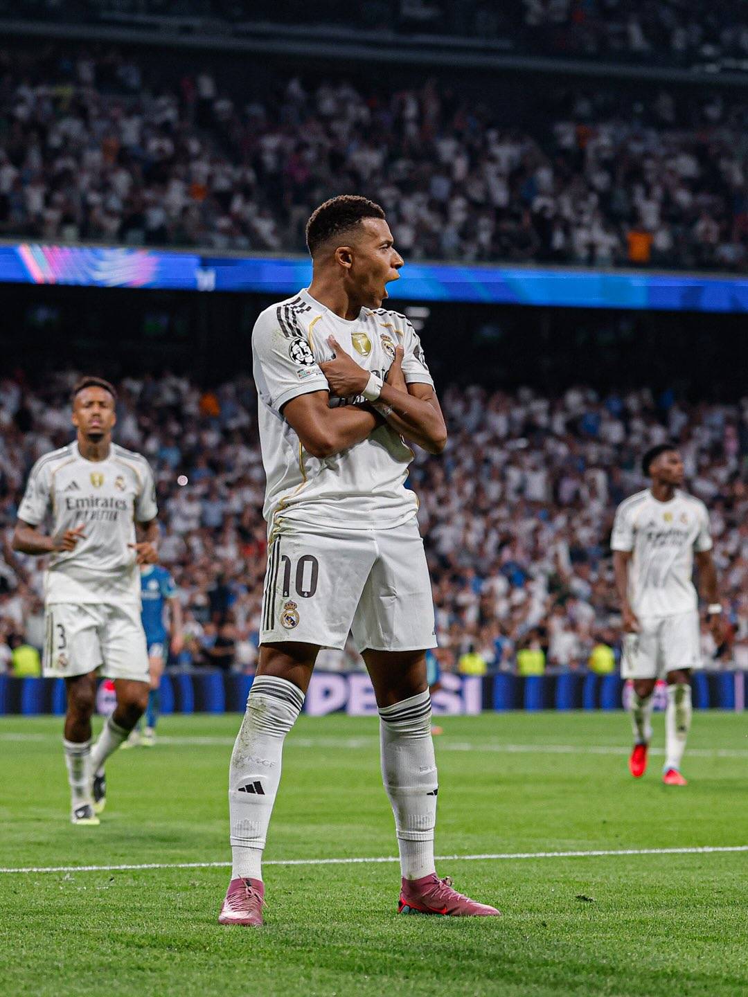 包含姆巴佩连续十五场比赛得分超过爆冷,RNG不断突破!上演精彩一战的词条 包含姆巴佩连续十五场比赛得分超过爆冷,RNG不断突破!上演精彩一战的词条