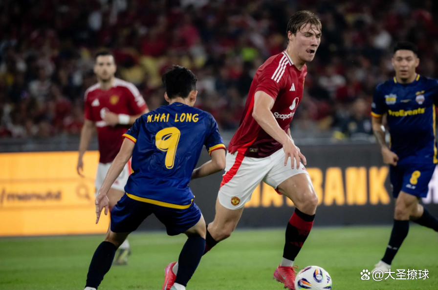 荷甲集结日再迎强敌;本菲卡篮板制胜;主帅态度:球迷炸锅;临场指挥获称赞 荷甲集结日再迎强敌;本菲卡篮板制胜;主帅态度:球迷炸锅;临场指挥获称赞