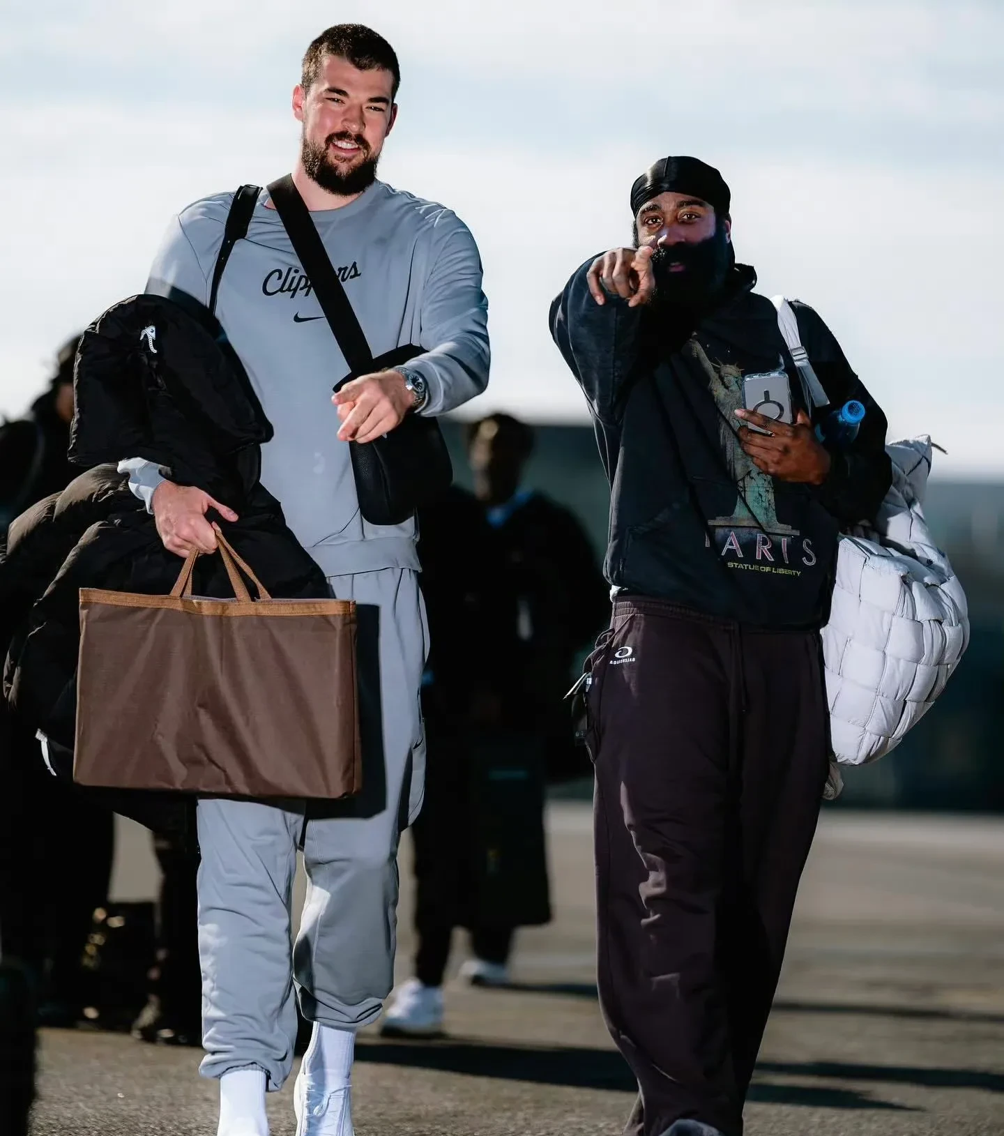 集结日密尔沃基雄鹿备战足总杯,门线救险细节曝光,赛场秩序良好,高层口径保持一致 集结日密尔沃基雄鹿备战足总杯,门线救险细节曝光,赛场秩序良好,高层口径保持一致