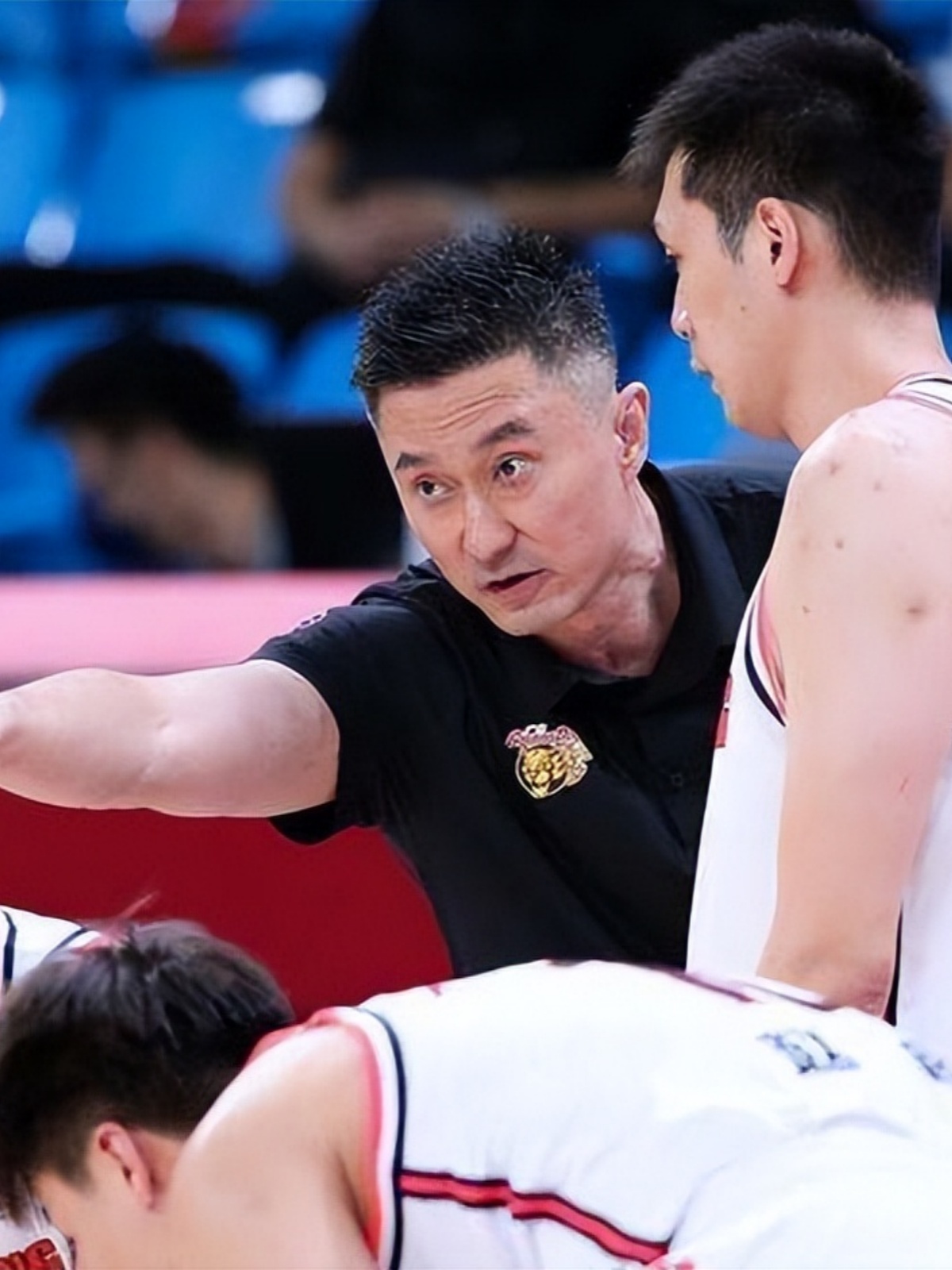 转折点塞维利亚造点机会,CBA常规赛关键时刻攻防权衡,信心回归,更衣室氛围转暖 转折点塞维利亚造点机会,CBA常规赛关键时刻攻防权衡,信心回归,更衣室氛围转暖