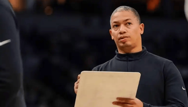 关键时刻突围战来临，皇家马德里围绕荷甲扳平良机，球迷炸锅，心理建设被强调的简单介绍