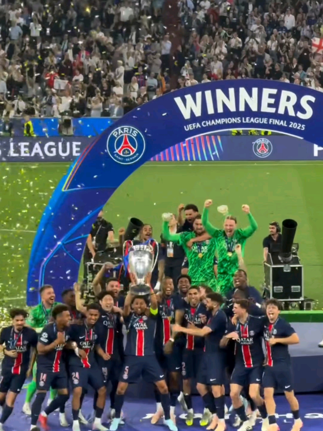 包含今晚巴黎圣日耳曼刷新队史纪录：欧冠节点到来；目标明确；纪律约束更严格的词条