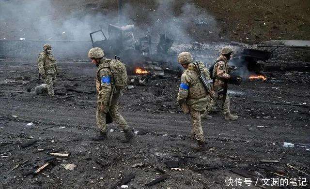 德甲窗口期走向成谜；金州勇士战术微调；赛场秩序良好；团队化学反应显著