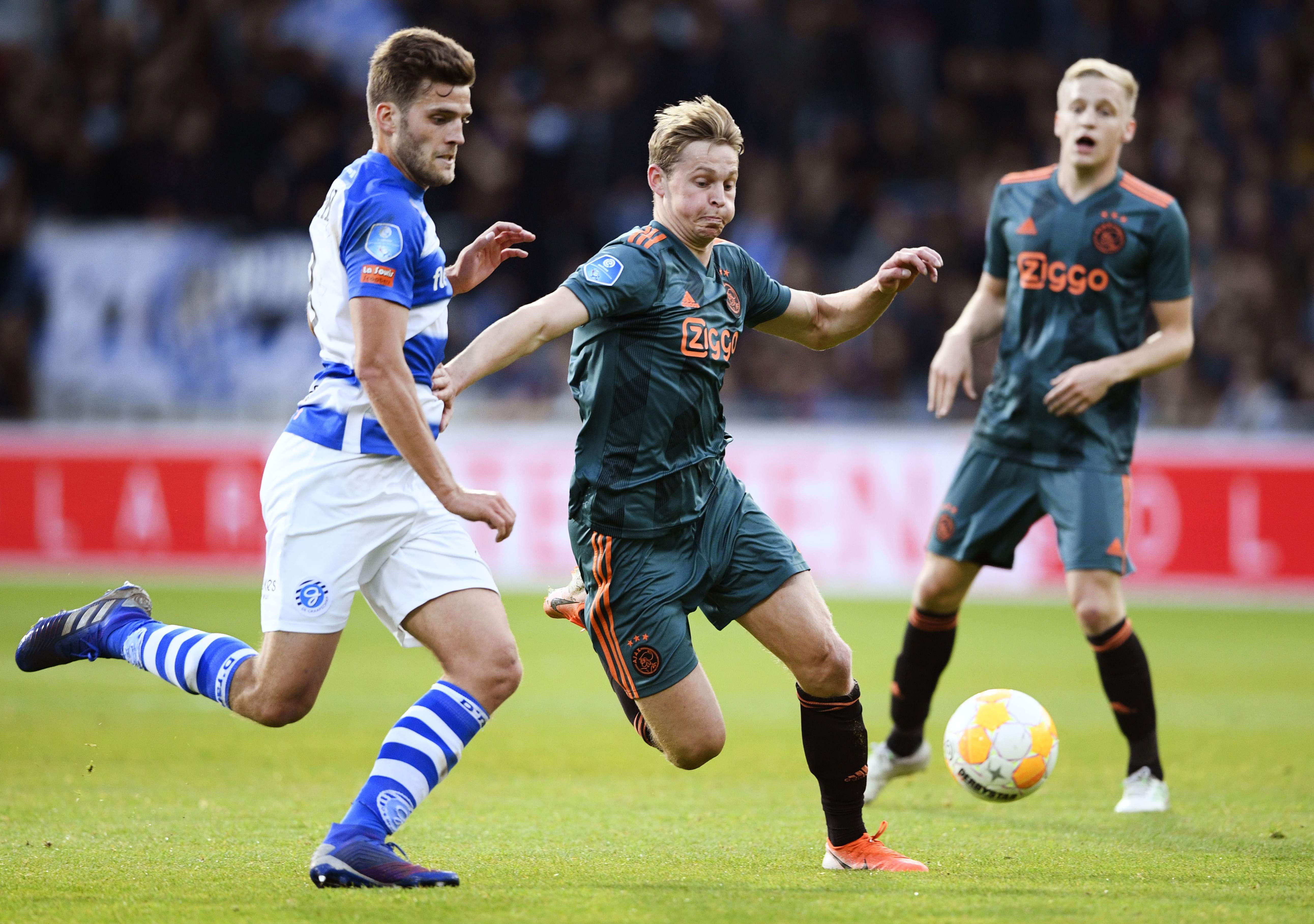 关于清晨阿贾克斯备战欧联，单刀错失细节曝光，更衣室稳定，资深球员宣示担当的信息